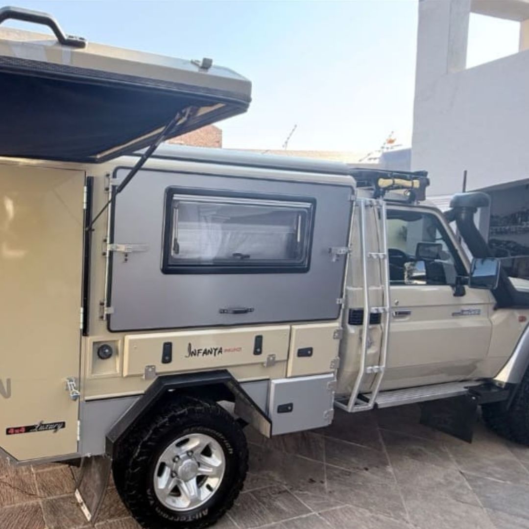 Infanta Inkunzi - Toyota Land Cruiser 4.5L V8